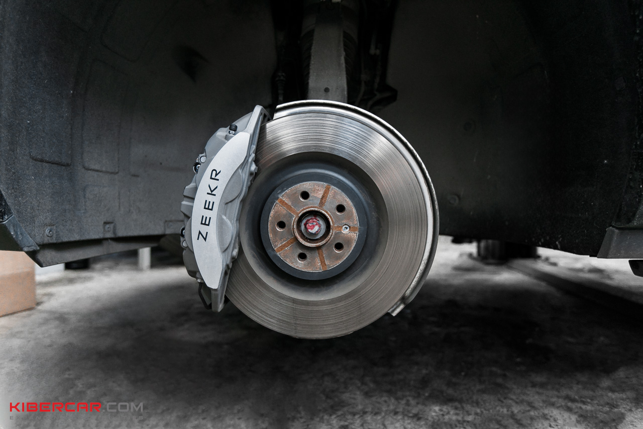Zeekr 9X тормоза Brembo (10).jpg