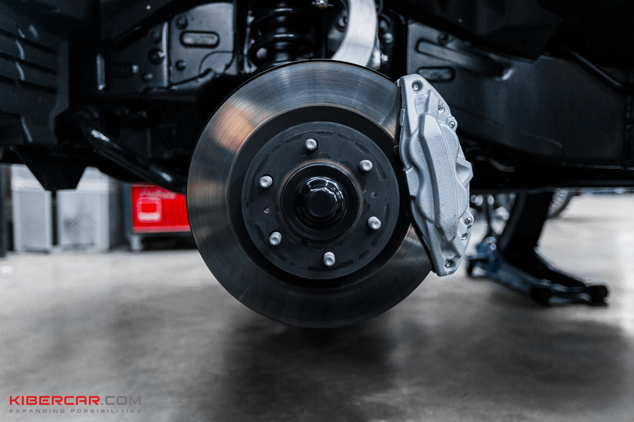 Toyota Land Cruiser 300 тормоза Brembo (16).jpg