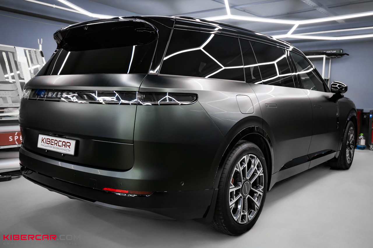 Матовая и глянцевая пленка на Lynk & Co 900