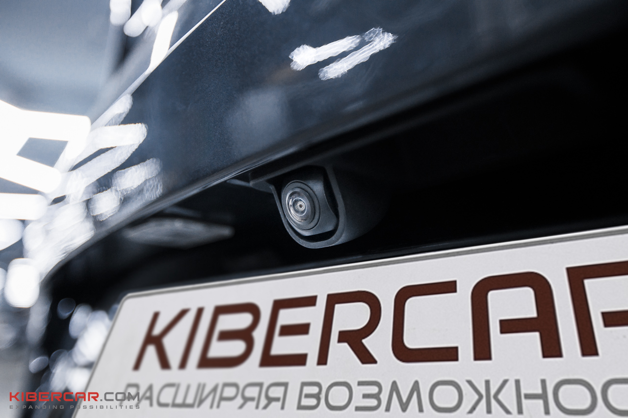Задняя камера кругового обзора на крышке багажника Kia Sportage