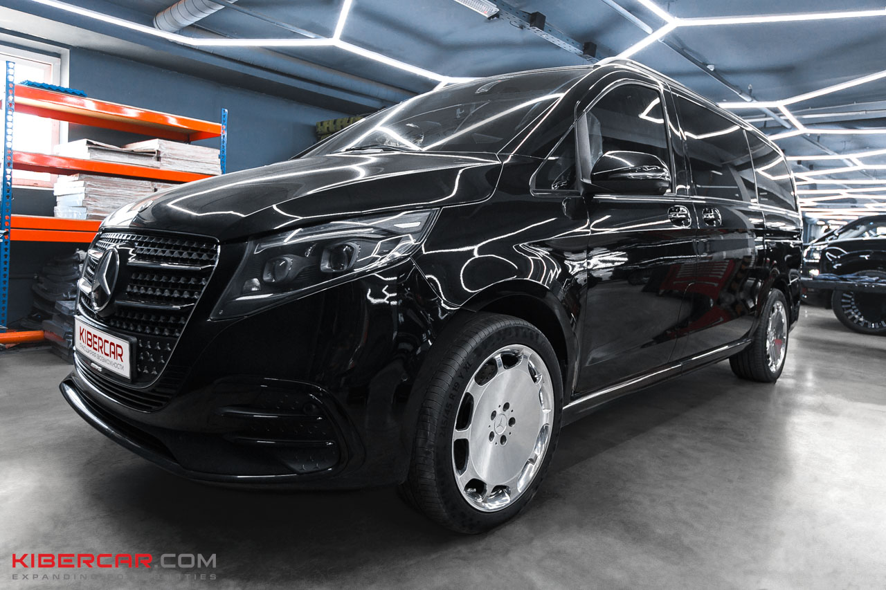 Mercedes-Benz V-Класс на установке тормозов TTSPORT в КИБЕРКАР