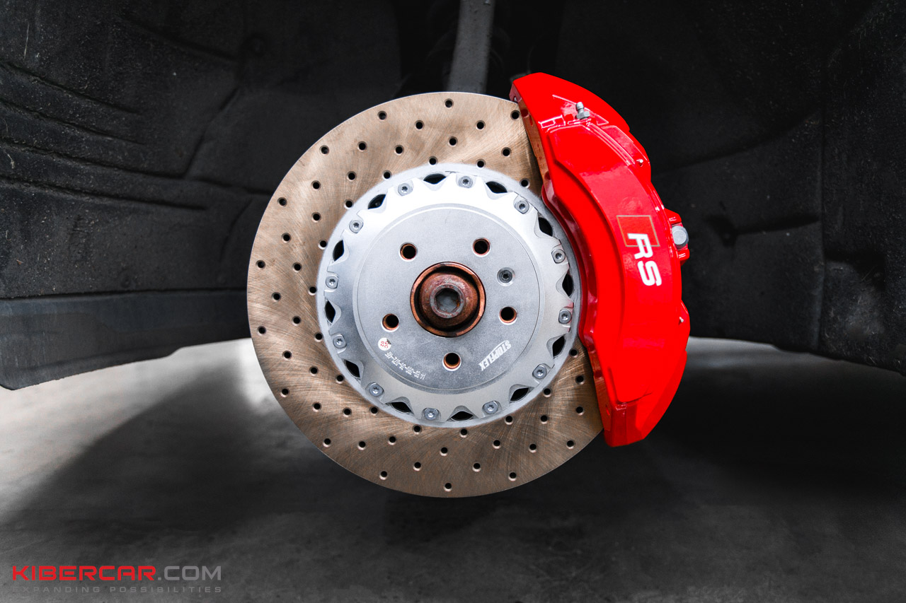 Передний диск Stopflex с красным суппортом RS на Audi A7