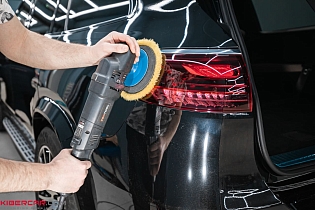 Mercedes-Benz GLS: полировка и нанесение керамического покрытия