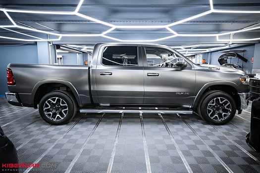 RAM 1500: оклейка матовой полиуретановой пленкой и нанесение керамического покрытия