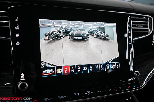 Jeep Wagoneer: система кругового обзора