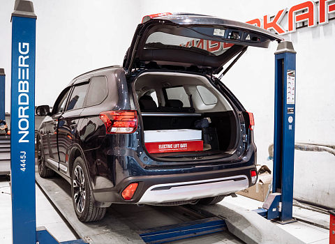 Mitsubishi Outlander: установка автоматического доводчика багажника