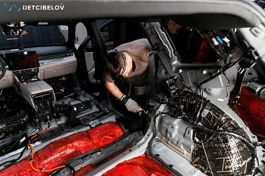 Полная шумоизоляция Lynk & Co 09: разбор материалов STP для пола, арок, дверей и капота
