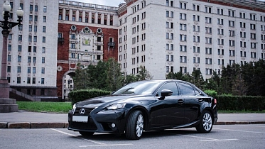 Отзыв владельца Lexus IS III: Сказ о том, как мы обзавелись глазом на пятой точке.