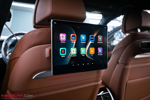 Мониторы Travel & Comfort в BMW X7 — как развлечь пассажиров