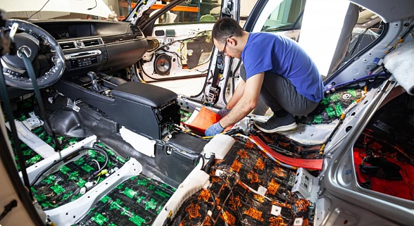 Исключительная шумоизоляция Detcibelov.net на Ford Focus