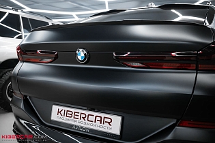 Оклейка BMW X6 матовой полиуретановой пленкой