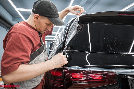 Mercedes-Benz GLS: оклейка кузова антигравийной пленкой