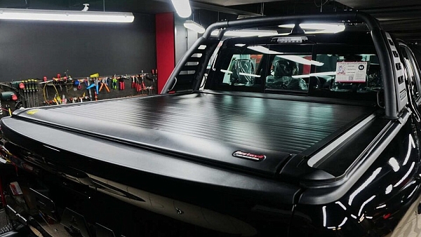 Электрическая крышка кузова и дуга Rambar с установкой на Dodge RAM