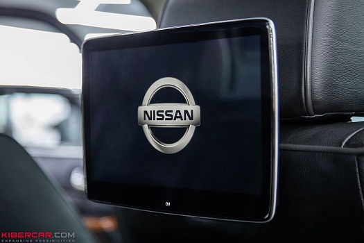 Nissan Patrol: установка пассажирских мониторов