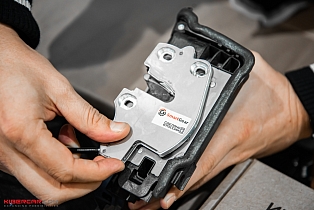 BMW X5/X6/X7: установка штатных автомобильных доводчиков дверей SmartGear