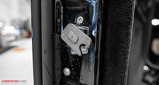 Mercedes-Benz G-Класс: монтаж штатных доводчиков дверей SmartGear 