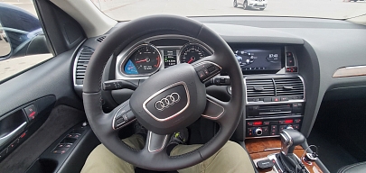 Владелец  Audi Q7 об установке доводчиков, подогрева руля и системы контроля слепых зон