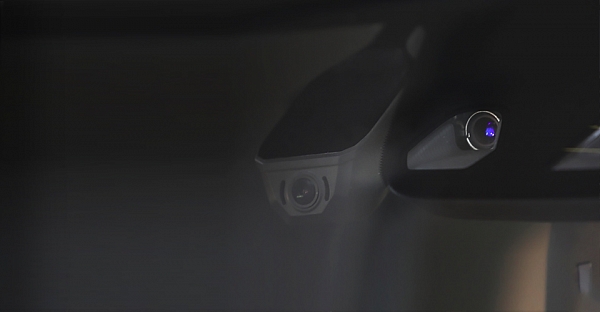 Установка видеорегистратора в штатном дизайне Mercedes-Benz C-Класс