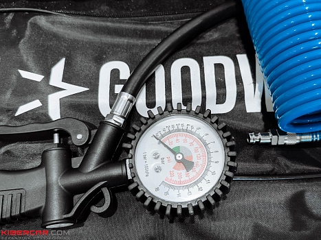 Dodge RAM: система подкачки колес с ресивером и пневмосигнал Goodwin