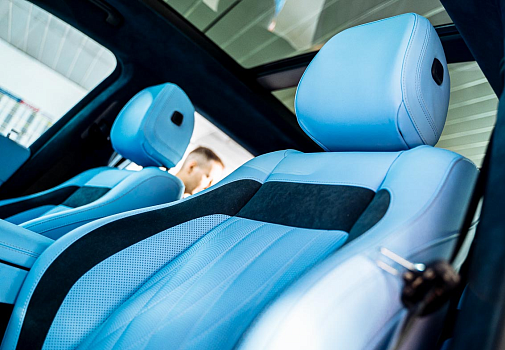 Mercedes-Benz GLS: перешив салона с установкой карбоновых элементов