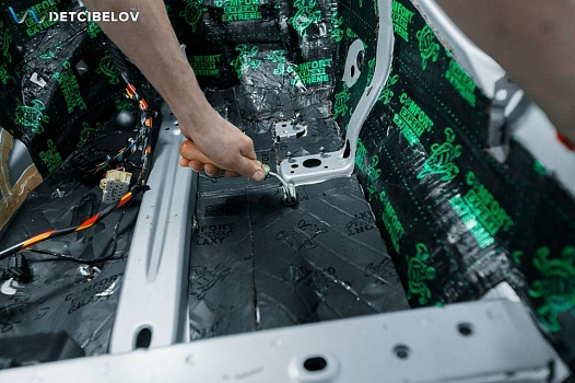 Volvo S90: капсульная шумоизоляция материалами Comfort mat