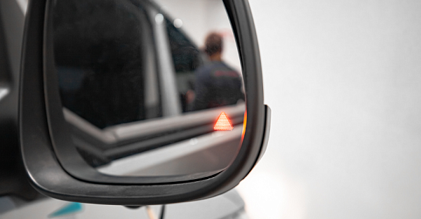 Установка системы контроля слепых зон на BYD Qin