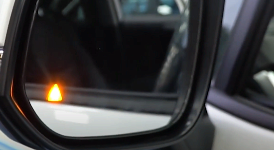 Toyota RAV4: установка мониторинга слепых зон