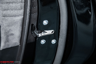 Tank 500: штатные доводчики дверей от SmartGear