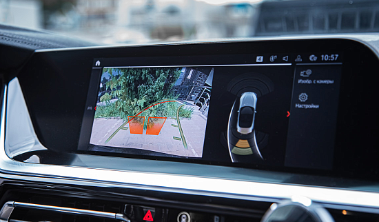 BMW Z4: монтаж оригинальной камеры заднего вида