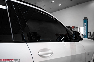BMW X5: электротонировка стекол от OnGlass