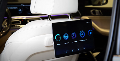 BMW Travel & Comfort: съемные мониторы на спинку сидений в штатные крепления