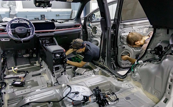 Geely Coolray: монтаж исключительной шумоизоляции от DETCIBELOV.NET