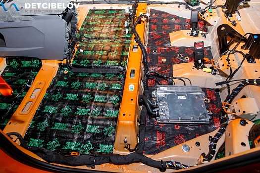 Zeekr 001: исключительная шумоизоляция в подразделении DETCIBELOV.NET