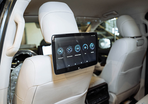 Toyota Land Cruiser 300 Series: установка мониторов