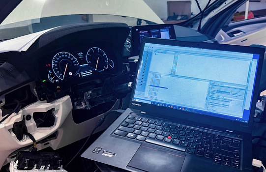 BMW 5 G30: установка ароматизатора и ионизатора