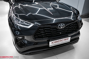 Toyota Highlander: внешний тюнинг «Антихром»