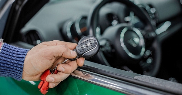 Оригинальный автозапуск на MINI Clubman II поколение Рестайлинг с сохранением ключа и управлением с приложения My BMW