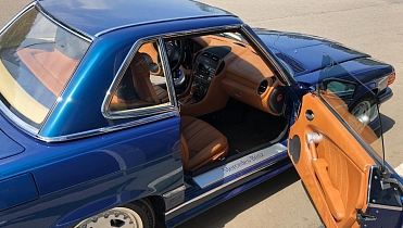 Установка современной аудиосистемы в Mercedes-Benz SL 1975 года выпуска