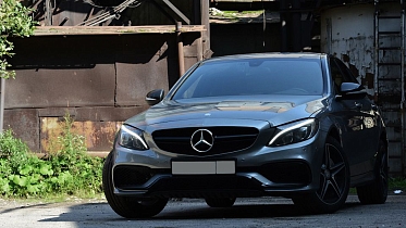 Отзыв владельца Mercedes-Benz C-Класс (W205): Опыт использования Apple TV в W205