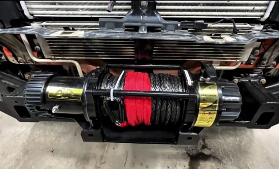 Tank 300: лебедка Golden Power