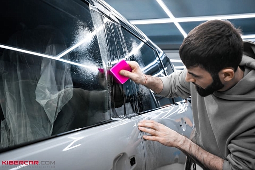 Оклейка защитной полиуретановой пленкой Zeekr 9X: сложный разбор и трендовое цветовое решение