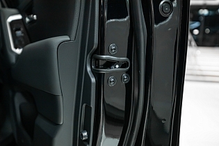 Установка доводчиков дверей на Toyota Land Cruiser 300