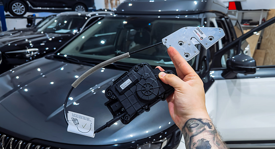 Kia Carnival: доводчики от компании SmartGear