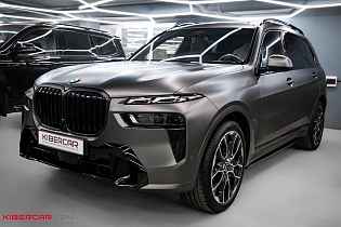 Оклейка BMW X7 матовой полиуретановой пленкой и нанесение керамического покрытия