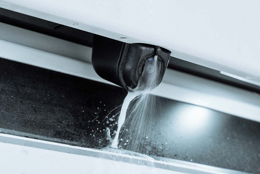 Genesis GV70: установка омывателя для камеры заднего вида