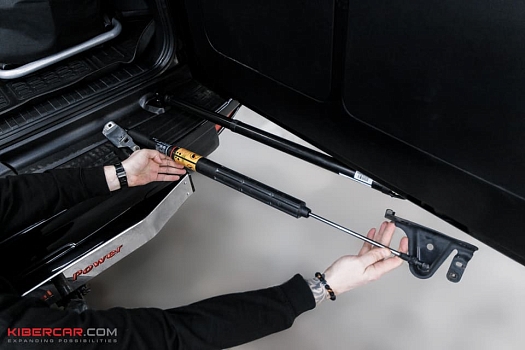 Toyota LC Prado 150: электропривод двери багажника с тремя способами управления