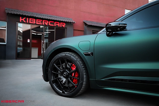 Zeekr 001: тормоза Brembo