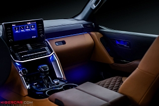 Toyota LC 300: установка атмосферной подсветки