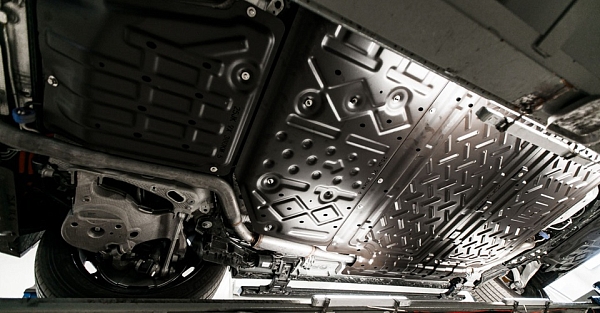 Защита аккумуляторных батарей и двигателя Zeekr 9X