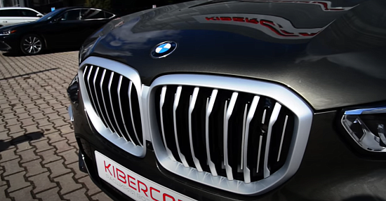 BMW X5 2021: покраска решетки радиатора, перетяжка салона, диски и суппорта, Crystal Crafted Clarity